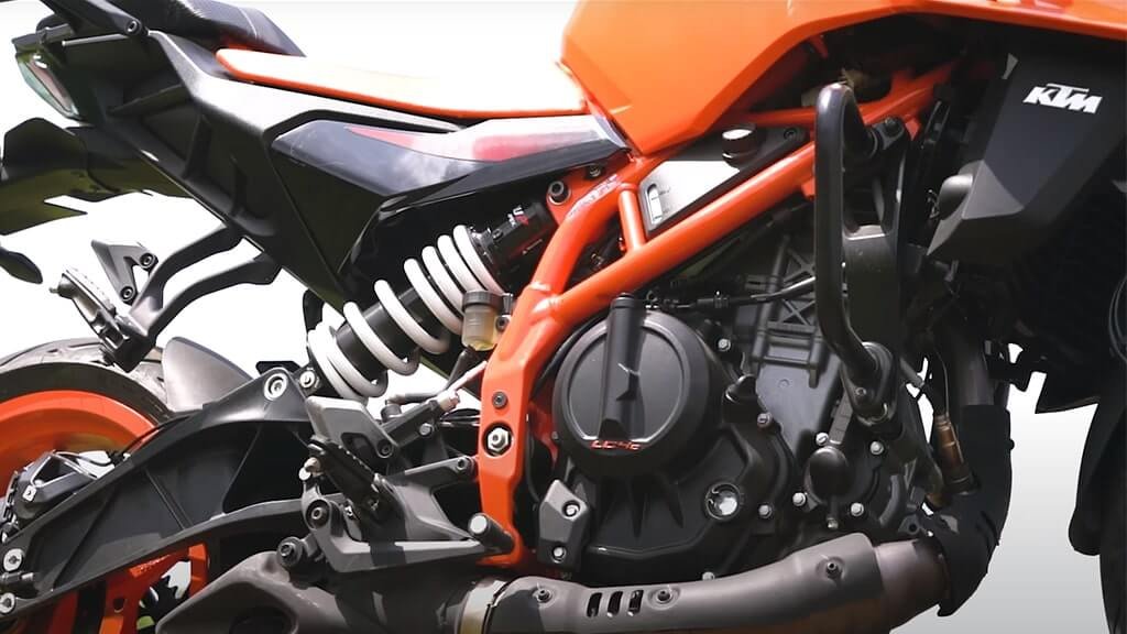 New Year Dhamaka Sale KTM 390 Duke