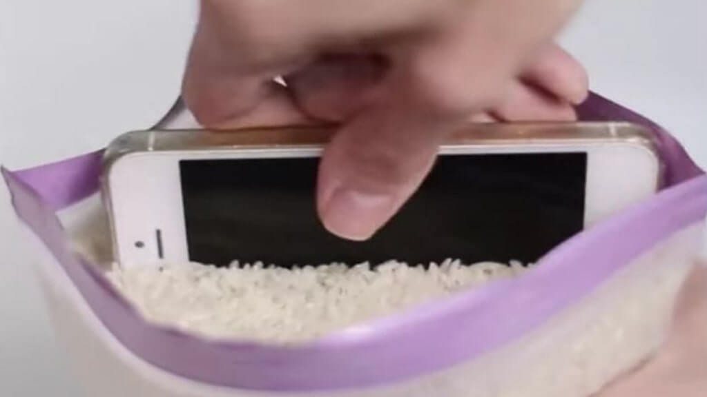 Save Phone From Water By Dry Rice