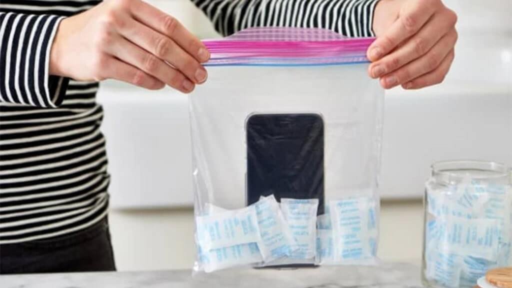 Save Phone From Water By Silica Gel
